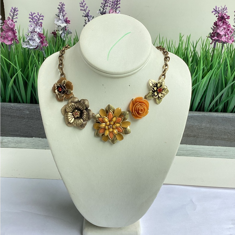 FLOWER ANNA NECKLACE